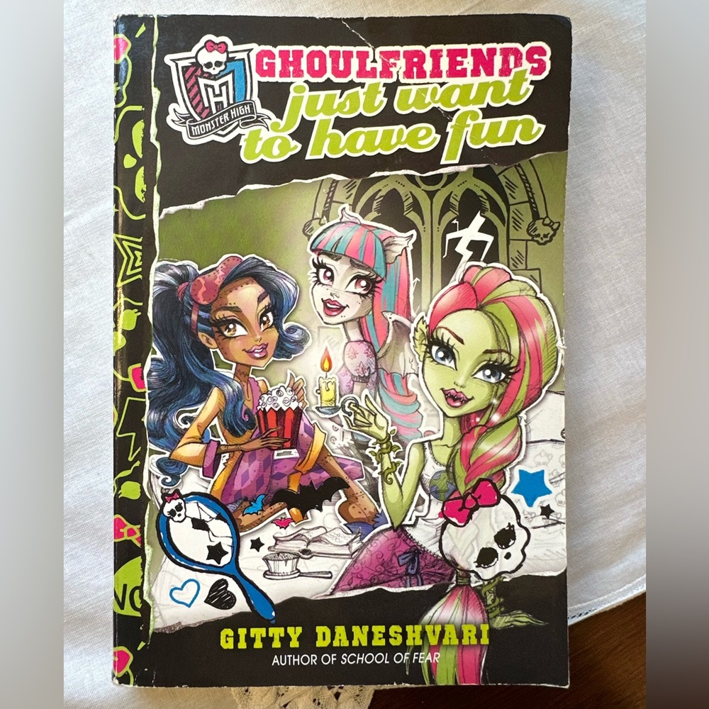 ⭐️ 5/$10 Girls Monster High Book #2 Ghoulfriends Just Want to Have Fun Softcover